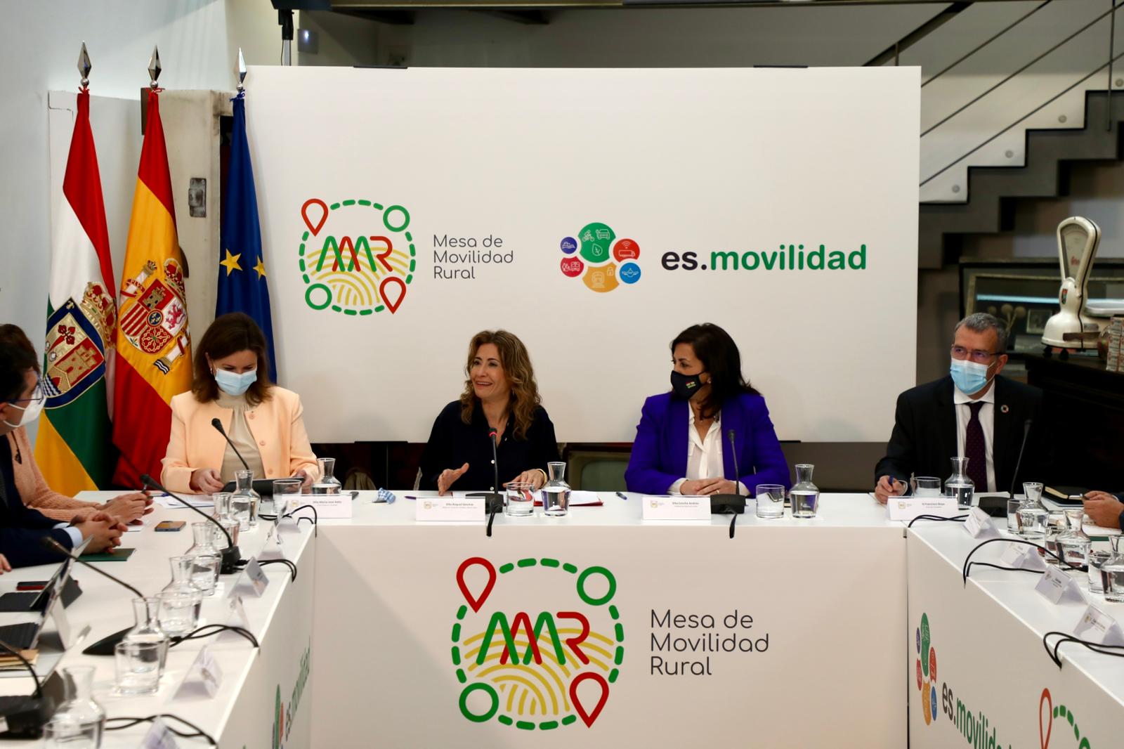 El Gobierno impulsa la creación de la Mesa de Movilidad Rural, iniciativa pionera en España para dotar de soluciones de movilidad innovadoras a las zonas de reto demográfico